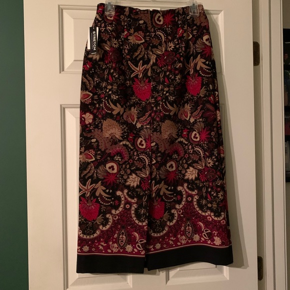 Size 8P NTW machine washable skirt - Picture 2 of 8